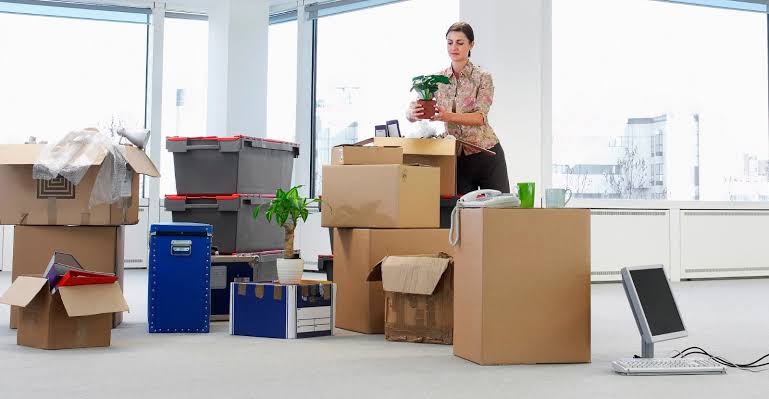 5 reasons to call movers and packers to relocate office equipment